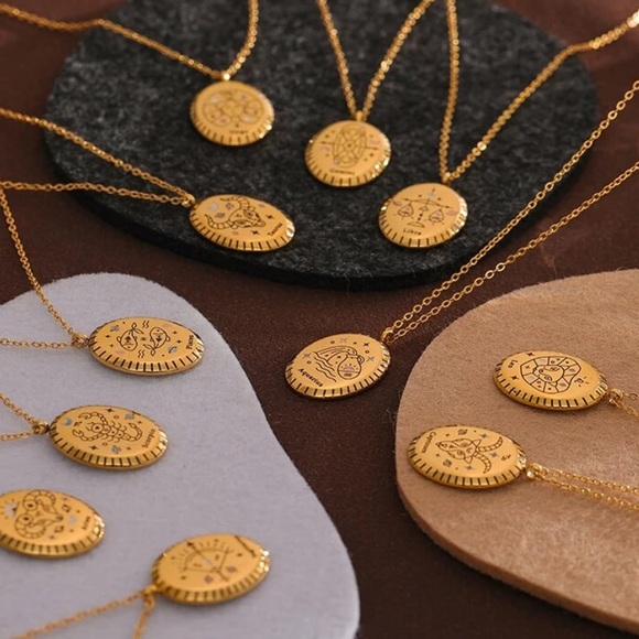 ♍️ 18K Gold plated zodiac sign Virgo necklace - Picture 5 of 5